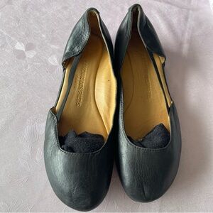 Black Women's Flats